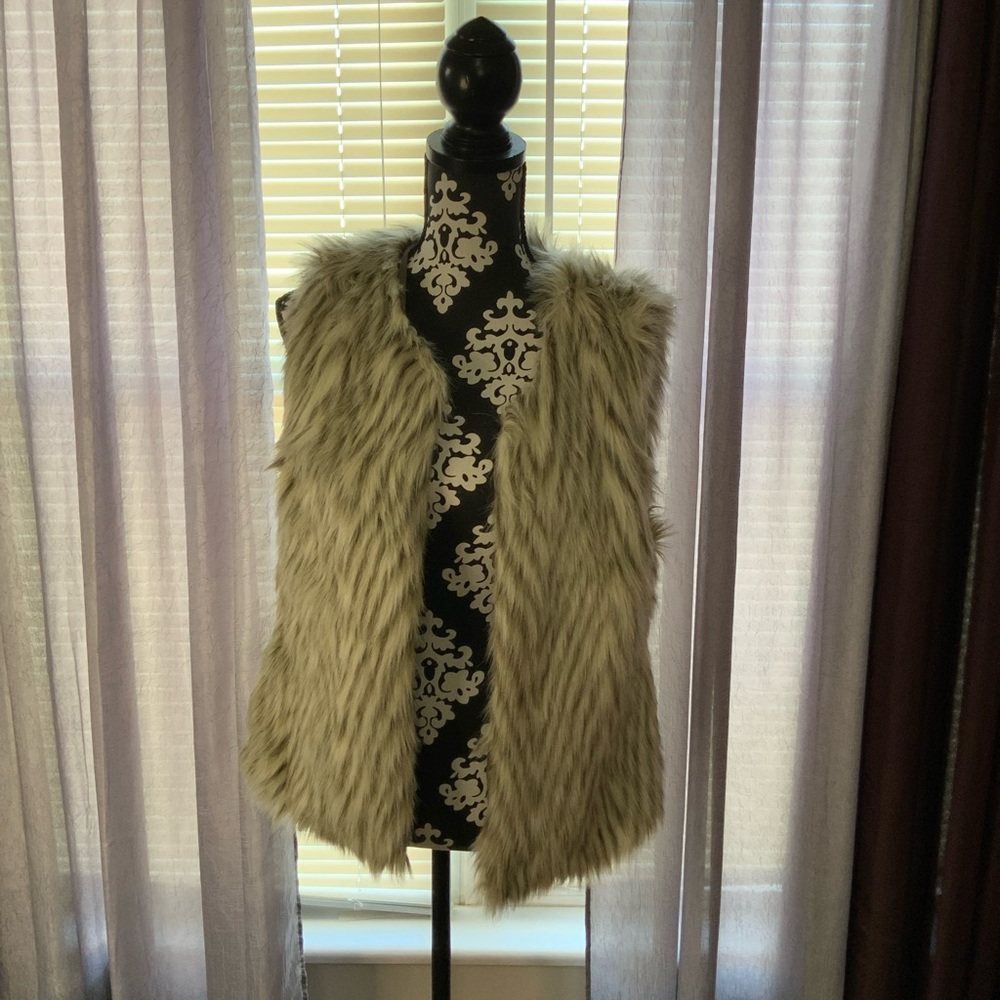 Fur vest - Picture 2 of 2